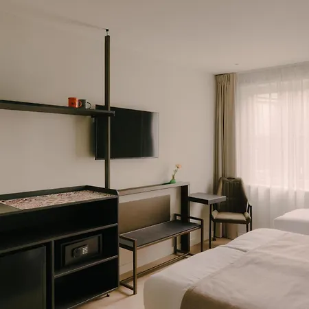 Hotel Herbergh Amsterdam Airport-3